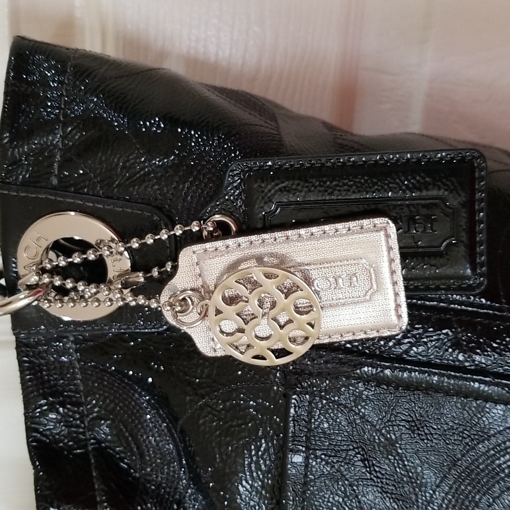 Coach - Silver Hang Tag and Op Art C's Purse Charm - Picture 2 of 10